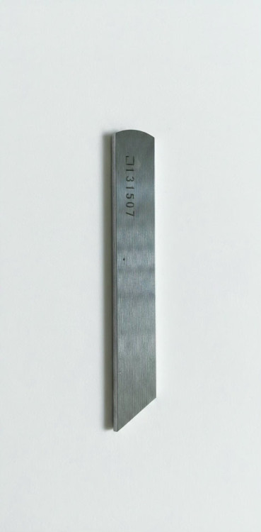 13150701 Нижній ніж для JUKI MO-6000 / MO-6700 / MO-6900